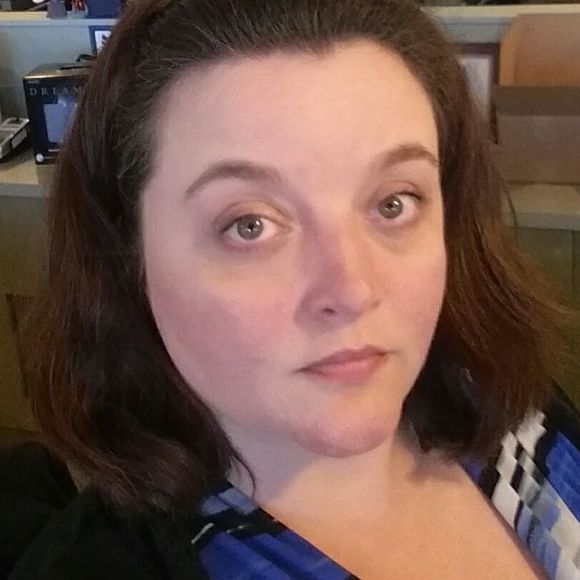 Meet your Posher, Davina - Picture 1 of 1